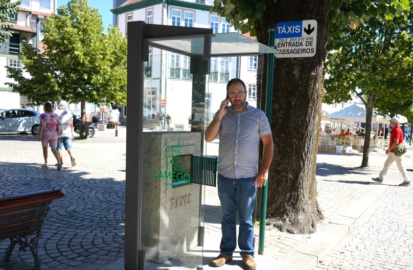 Câmara de Lamego instala novo abrigo para taxistas