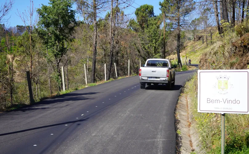 Pavimentação melhora principal acessibilidade à vila de Lazarim