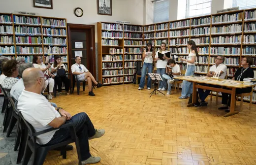 Livro da escritora lamecense Paula Araújo apresentado na Biblioteca Municipal