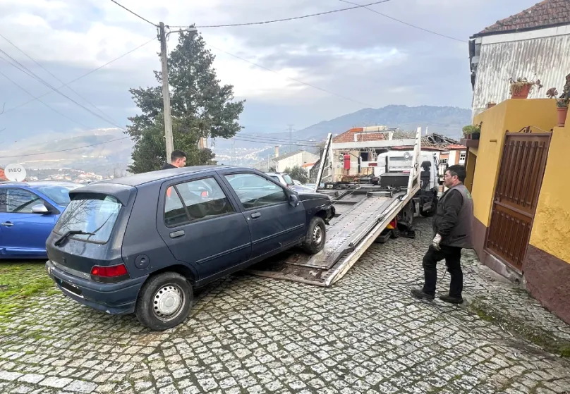 Combate ao abandono de carros na via pública reforçado