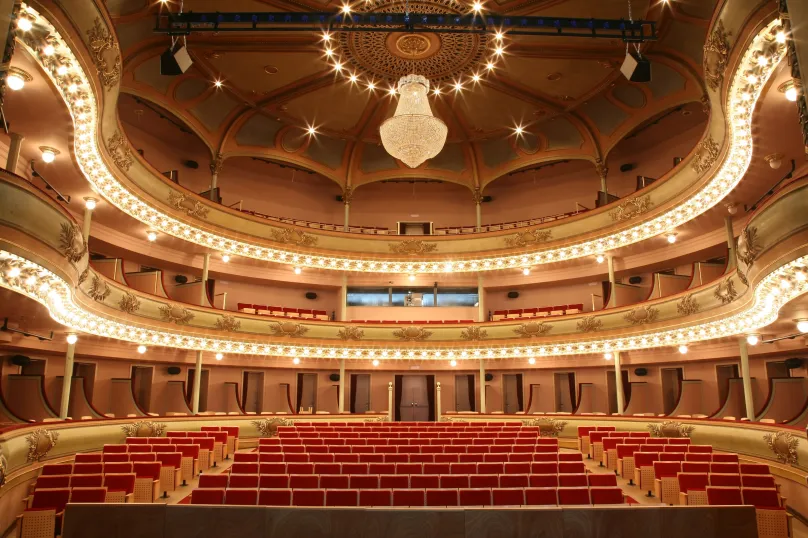 Gala no TRC comemora hoje 18º aniversário da reabertura ao público