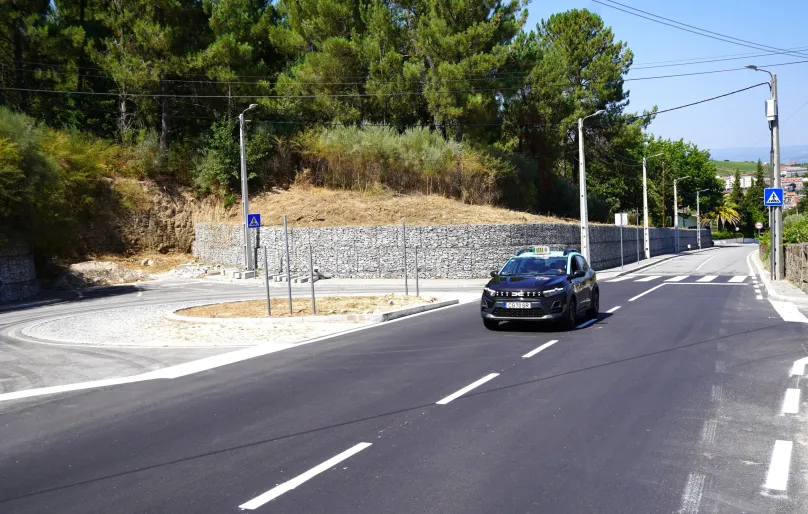 Câmara de Lamego corrige rotunda na Rua Visconde de Arneirós