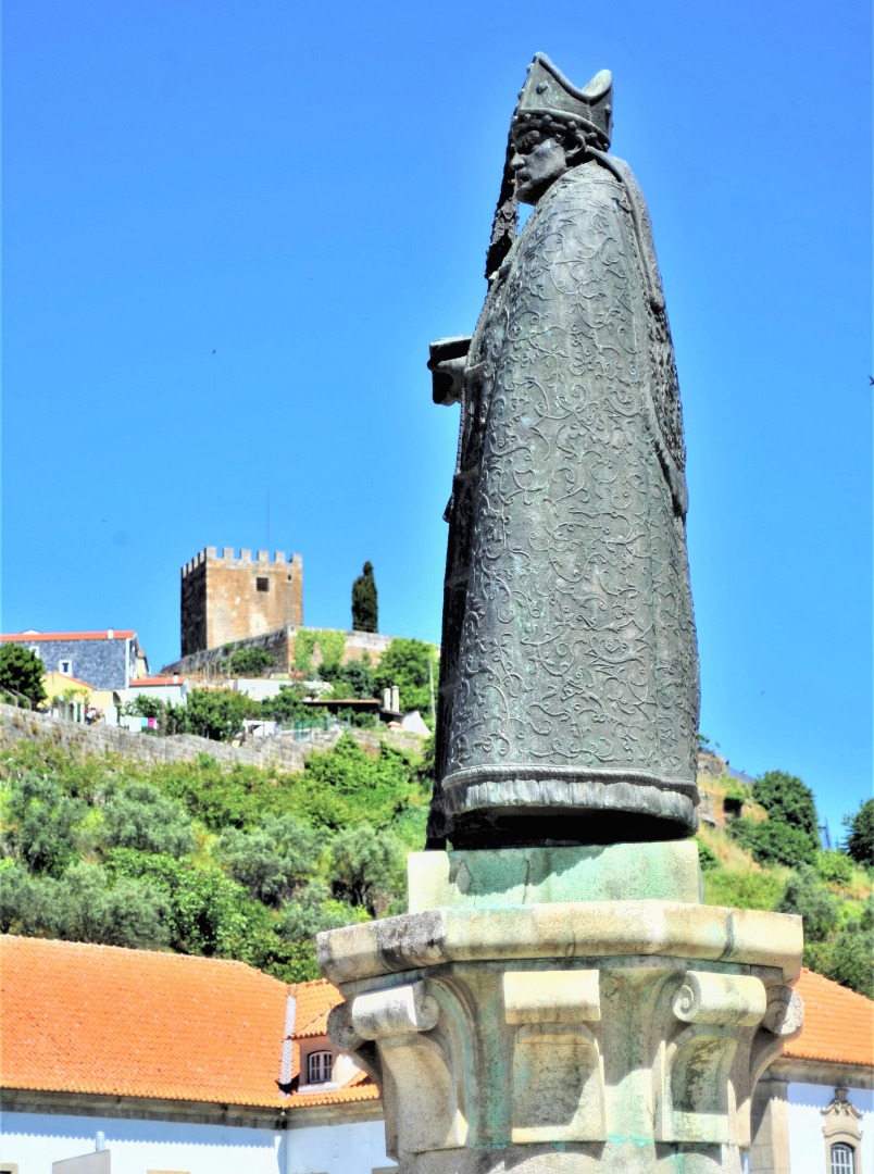 Estátua de D. Miguel de Portugal (Bispo de Lamego)